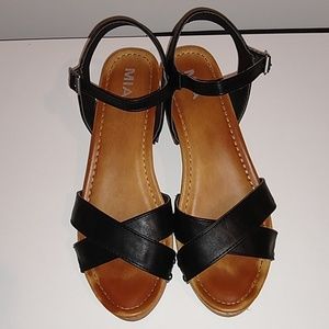 mia susan platform clogs